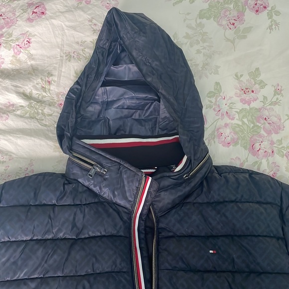 NWT Navy Tommy Hilfiger packable down puffer 💙 - Picture 4 of 5